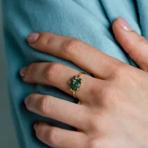 Gold ring with raw diamond VITA Thumbnail