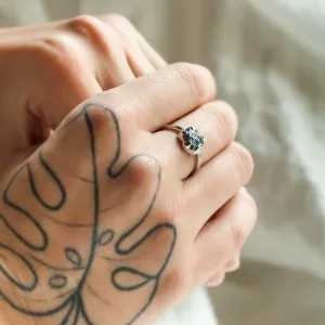 Gold ring with raw diamond VITA Thumbnail