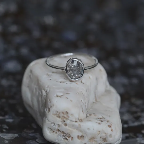 Zlatý prsten s diamantem  salt and pepper BONNIE Image