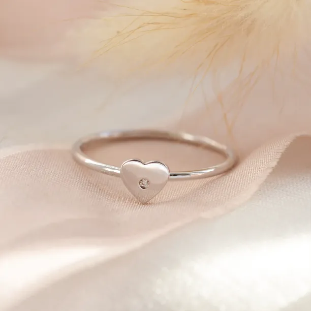Stříbrný prsten ve tvaru srdce s diamantem PATRICIA Image