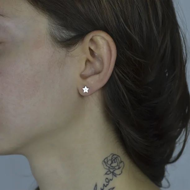 Zlaté minimalistické náušnice s diamanty EMILY Image