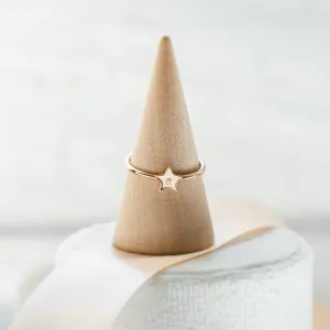Minimalistický zlatý prsten ve tvaru hvězdy s diamantem BETTY Thumbnail