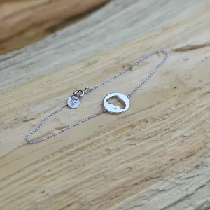 Stříbrný náramek ve tvaru dětské stopy ZOE s diamantem Thumbnail