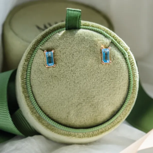 Zlaté náušnice se švýcarsky modrým topazem THUN Image