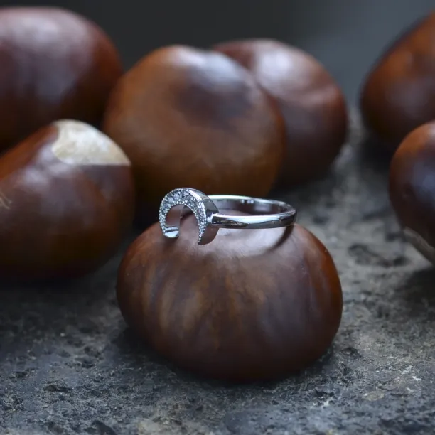 Originální zlatý prsten DISI ve tvaru půlměsíce Image