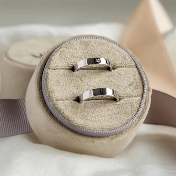 ALISA heart shape gold wedding rings Image