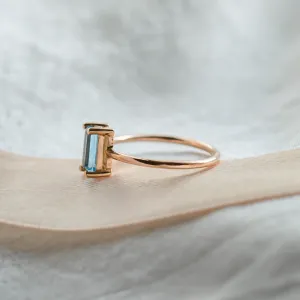 Zlatý prsten s modrým topazem CONSTANCE Thumbnail