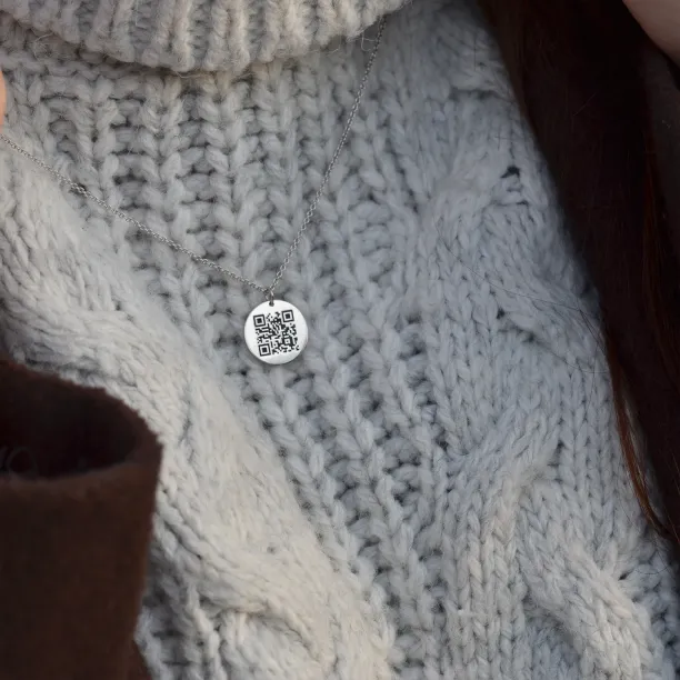 Přívesek se zašifrovaným QR-kódem + rytí na protější straně EVA Image