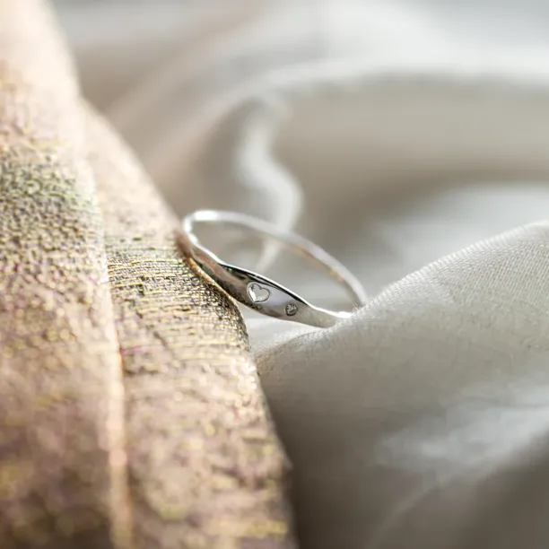 Gold ring with diamond with engraving heart VENI Image