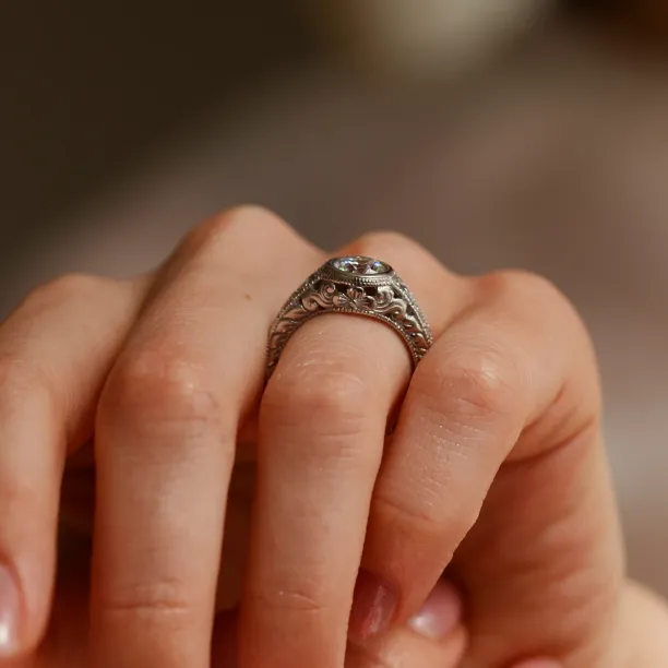 Vintage prsten s moissanitem a diamanty SOLA Image