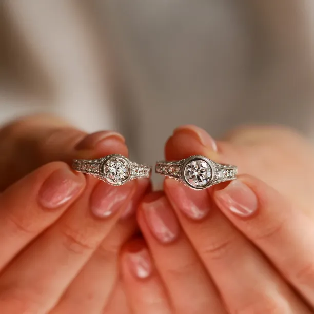 Vintage prsten s moissanitem a diamanty SOLA Image