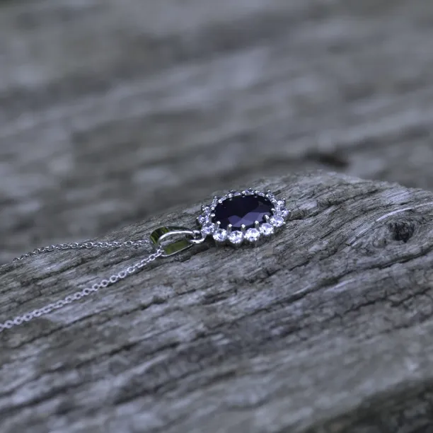 Luxusní zlatý přívěsek se safírem a diamanty JUFILI Image