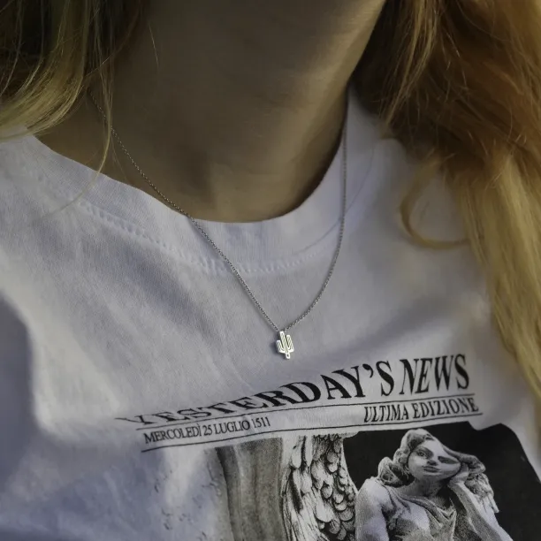 Originální zlatý přívěsek ve tvaru kaktusu s diamantem TINA Image