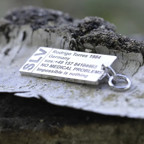 Stříbrná klíčenka se jménem majitele CLOR Image