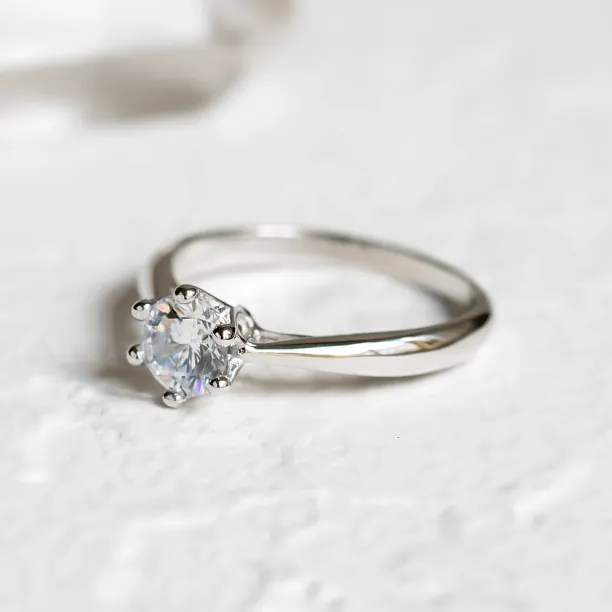TRINO classic engagement diamond ring Image