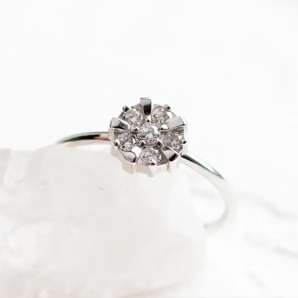 GRAC gold diamond flower shape ring Image