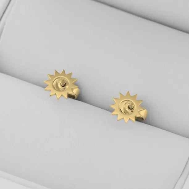 LOLLI neobvyklé zlaté minimalistické náušnice pro pozoruhodnou dámu Image