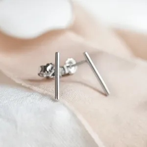 Zlaté minimalistické náušnice MALTE Thumbnail