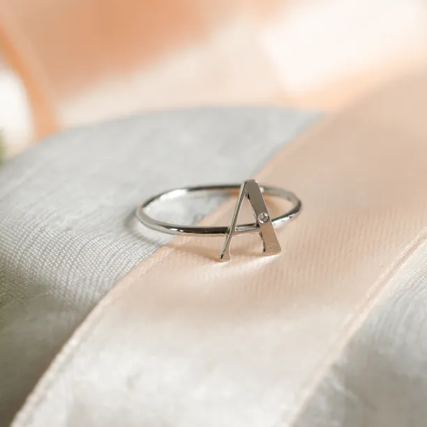 Personalizovaný prsten s diamantem SKIBI Image