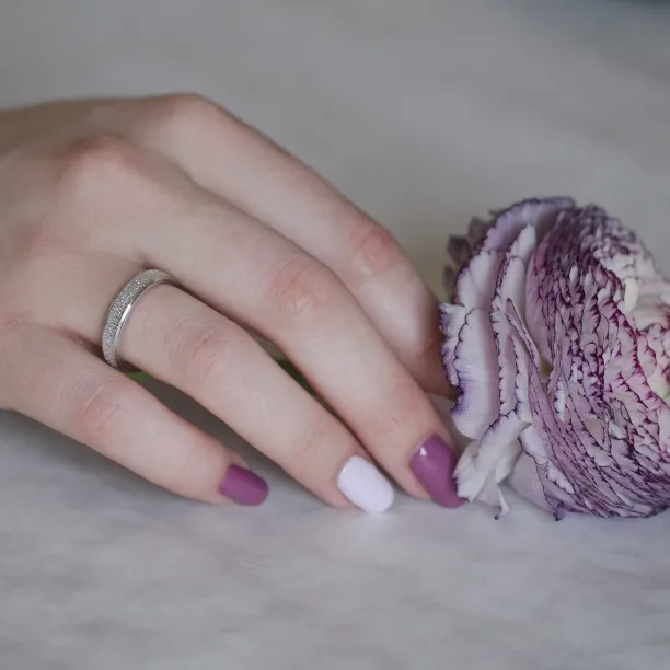 Zlaté snubní prsteny z kombinovaným matným povrchem LIDE Image