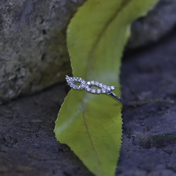 Zlatý diamantový prsten ve tvaru křídel DOVEK Image