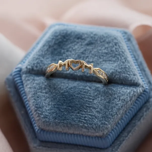 Zlatý prsten s diamanty HAVME pro nastávající maminky Image