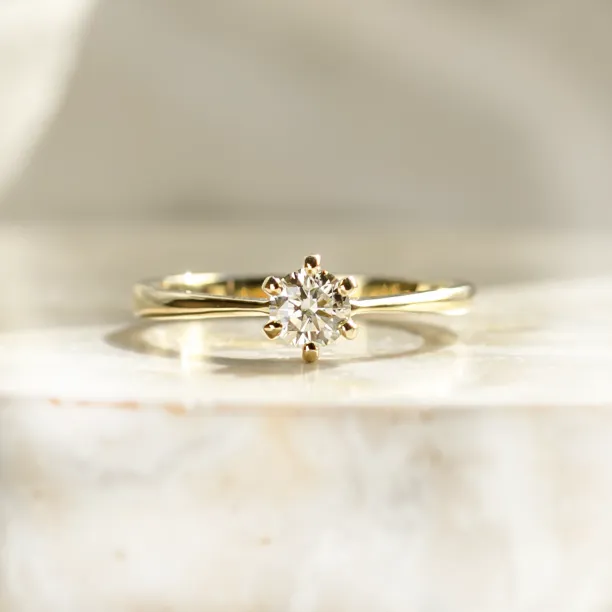 STAMI gold diamond engagement ring Image