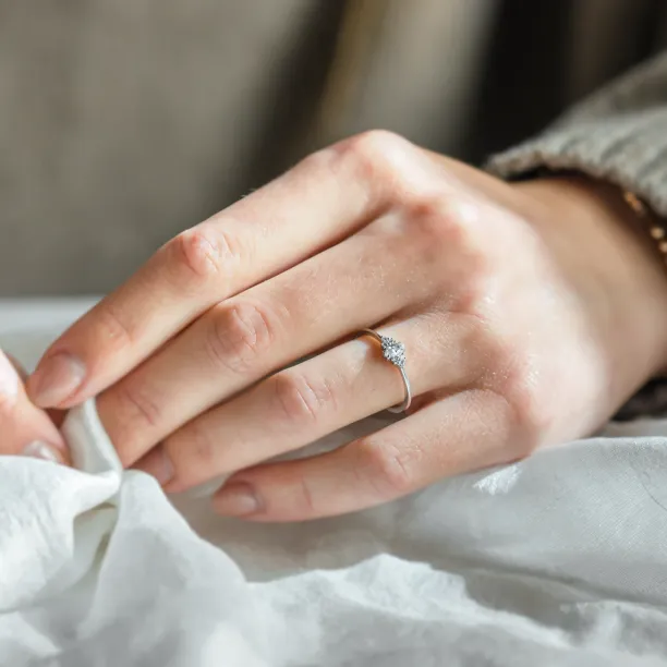 Romantický zásnubní prsten s diamanty MILLIANA Image