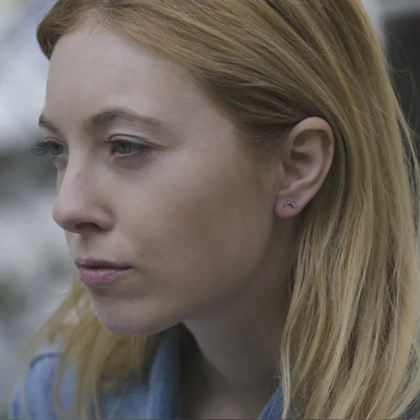 Zlaté minimalistické náušnice - půlměsíc TAKTE Image