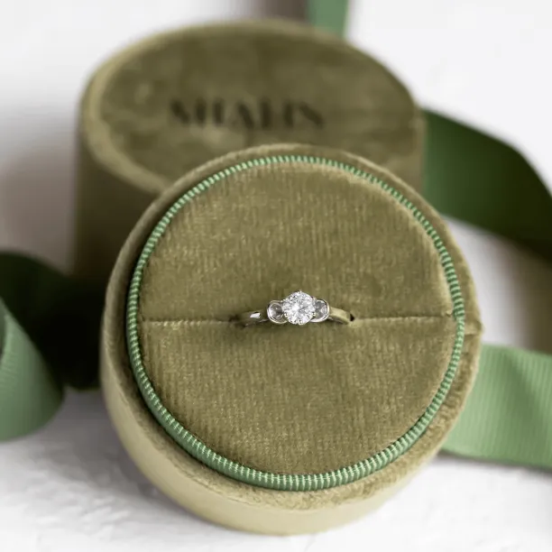 Zásnubní prsten s diamantem 0.4ct RISTE Image