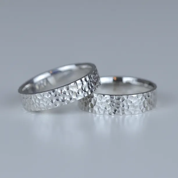 Tepané snubní prsteny ze zlata LANI Image