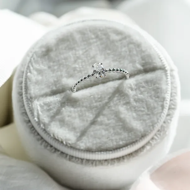 Minimalistický kuličkový prsten s diamantem CARLA Image