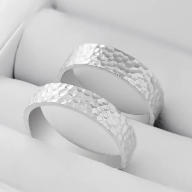 Tepané snubní prsteny ze zlata LANI Image