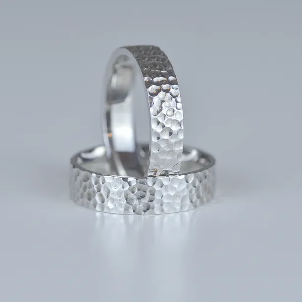 Tepané snubní prsteny ze zlata LANI Image