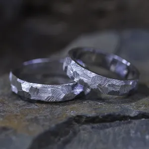 Škrábané snubní prsteny z bílého zlata MUZI Thumbnail