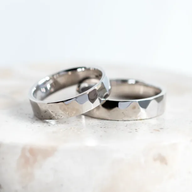 Originální snubní prsteny s lesklým povrchem LOGAM Image