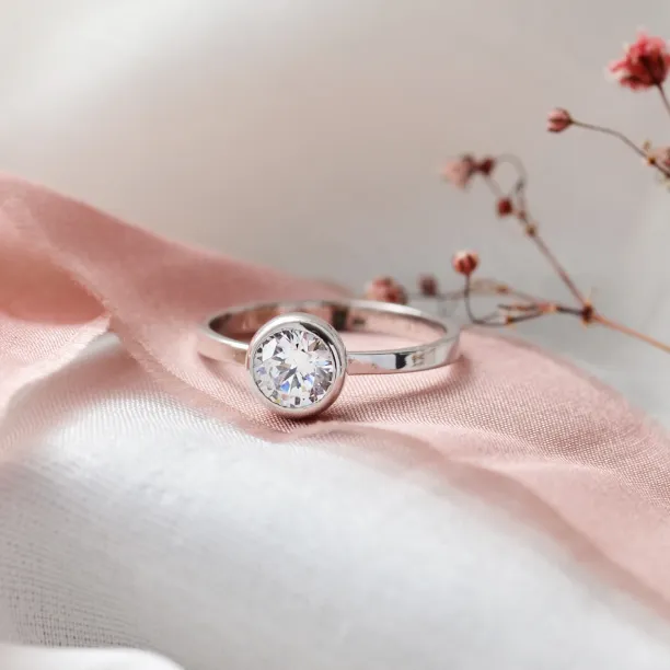 Stříbrný prsten se zirkonem ORELIA Image