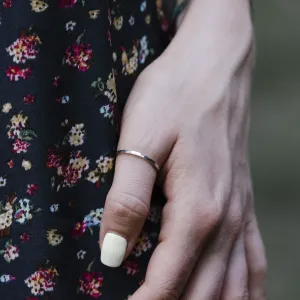 Minimalistické snubní prsteny s tepaným povrchem GOLED Thumbnail