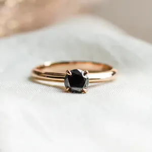 Engagement ring with black diamond FLORA