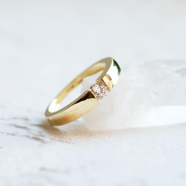 Zlatý zásnubní prsten s diamantem 0.25ct  MOVIK Image