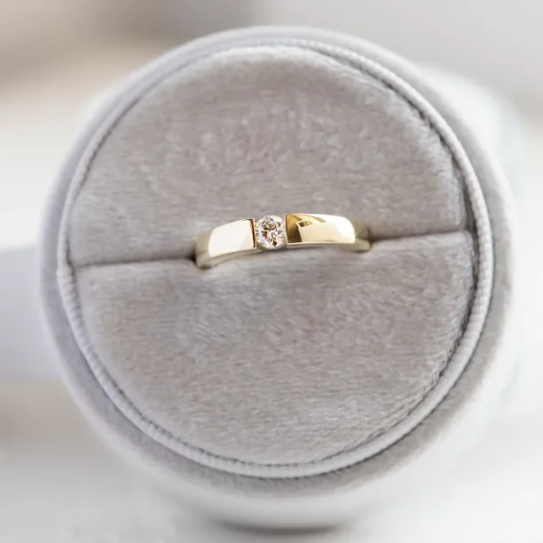 Zlatý zásnubní prsten s diamantem 0.25ct  MOVIK Image