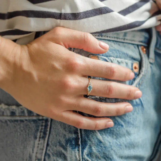 Zlatý prsten se švýcarským topazem a diamanty LUCIDE Image