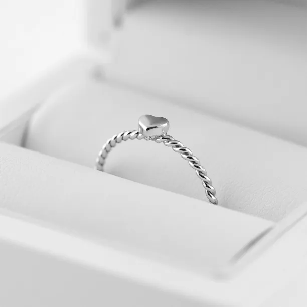 Jednoduchý prsten se srdcem ze stříbra LUSI Image