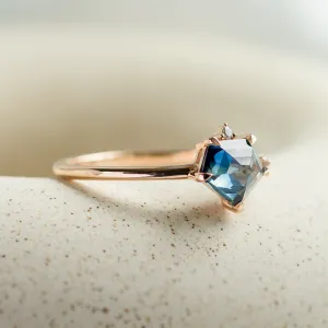 Gold ring with asymmetric sapphire SIGNIFICA Thumbnail
