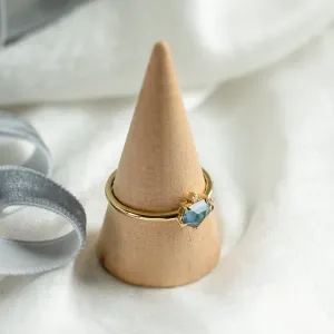 Gold ring with asymmetric sapphire SIGNIFICA Thumbnail