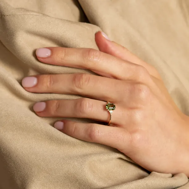 Gold ring with emerald sapphire and diamonds REZI Image