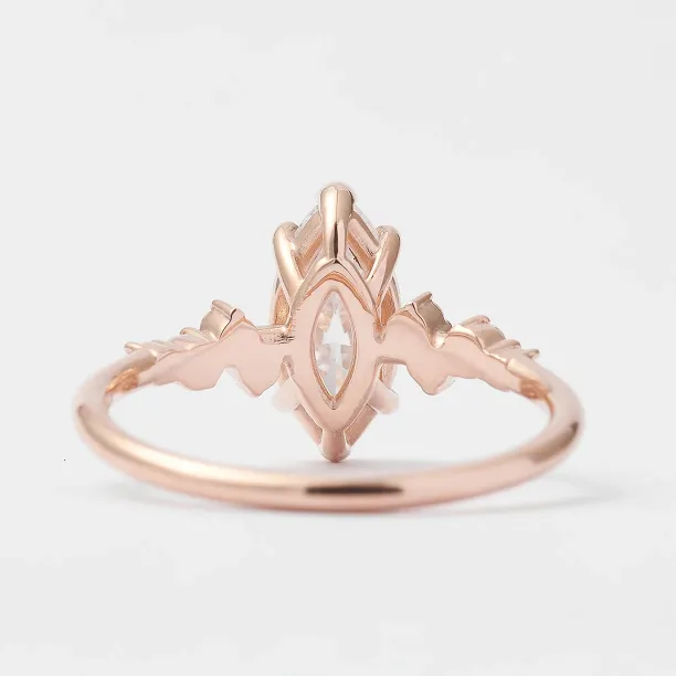 Luxusní zásnubní prsten s moissanity BRIANNA Image