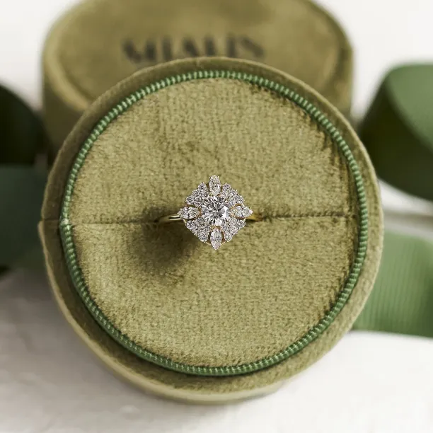 Výrazný zlatý prsten s lab grown diamanty STEPHANIE Image