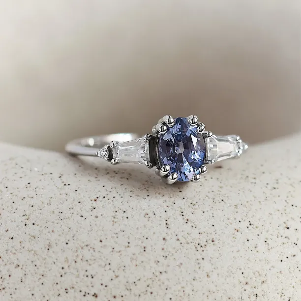 Zlatý prsten s modrozeleným oválným safírem DIANA Image