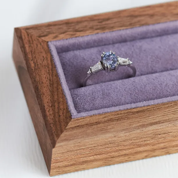 Zlatý prsten s modrozeleným oválným safírem DIANA Image